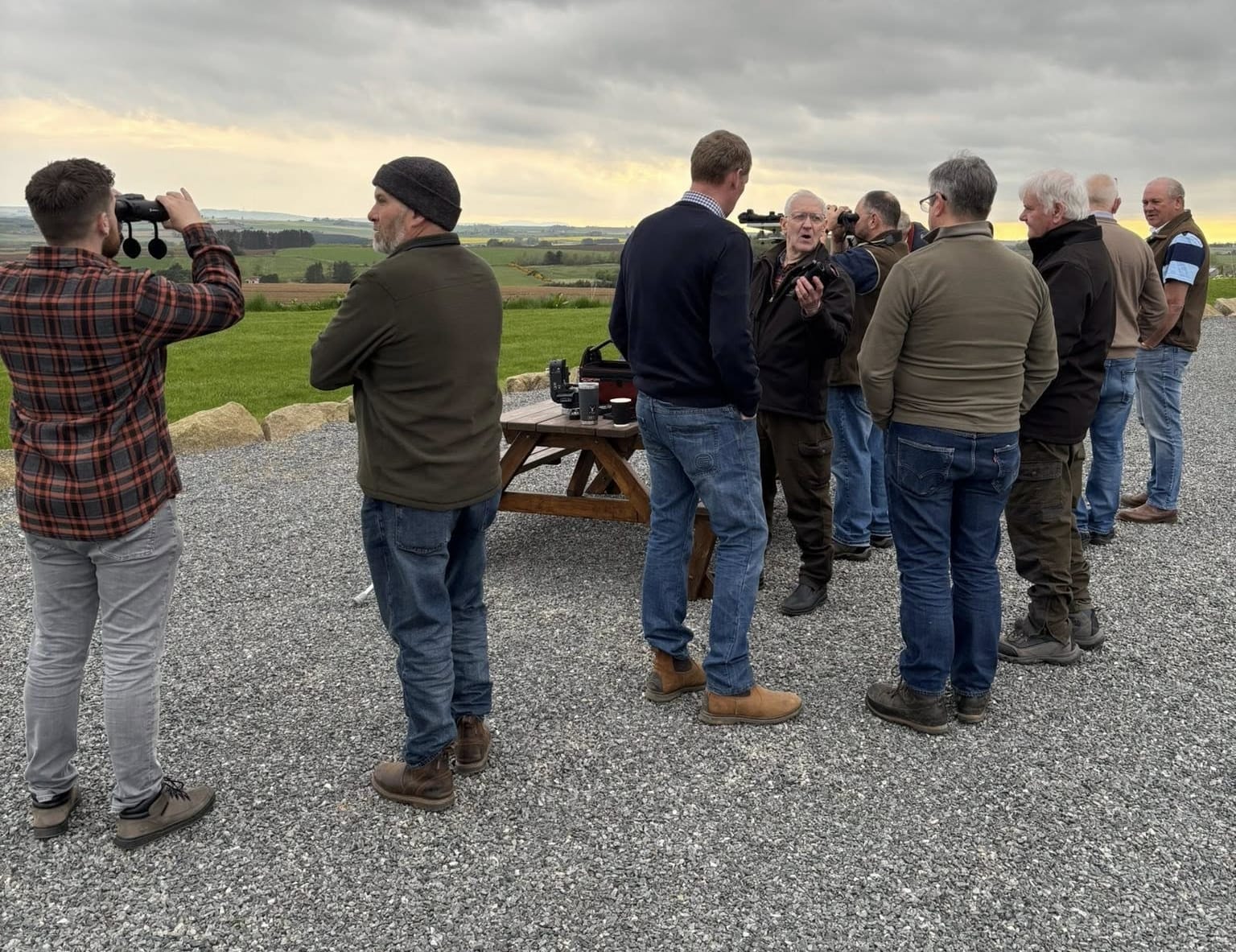HIK & ELITE OPTICS Night